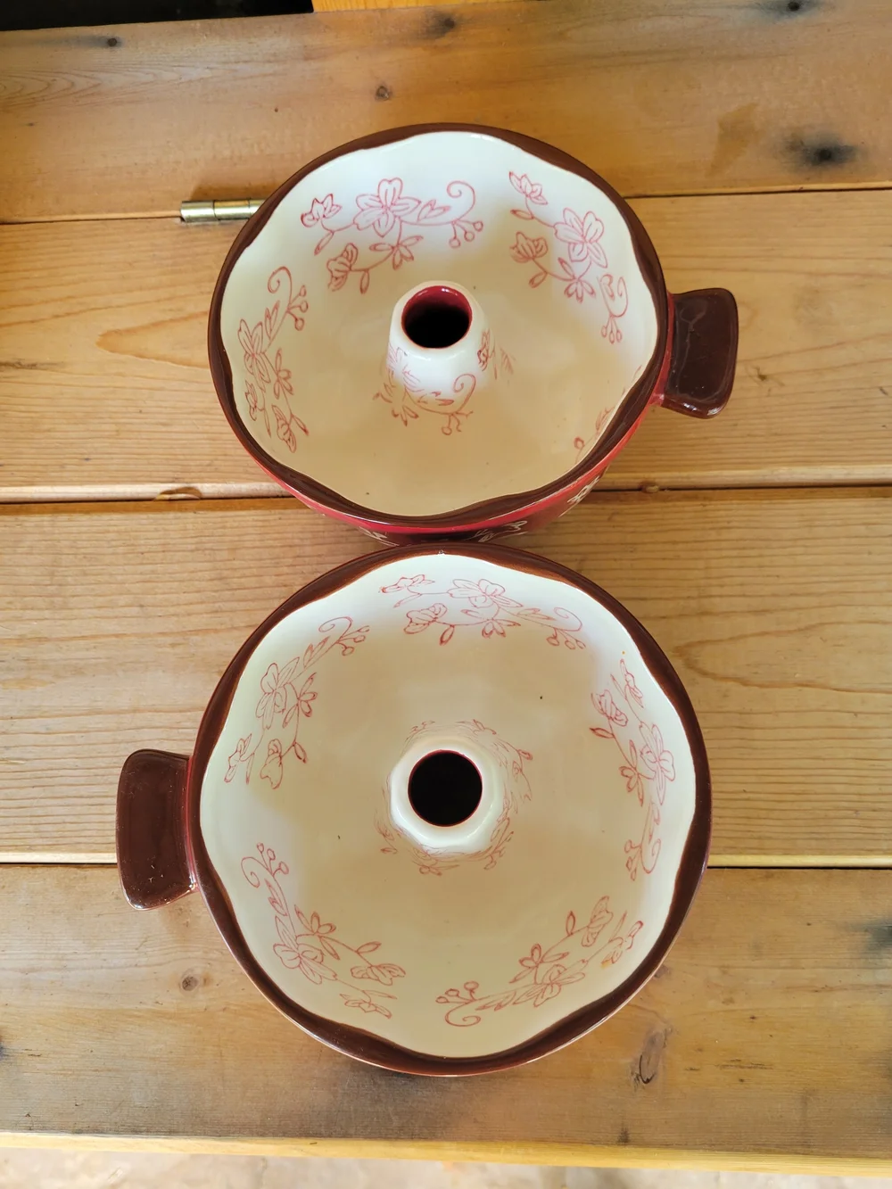 Temp-Tations Red and Cream Floral Bundt Pan Set
